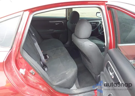 2015 Nissan Altima 2.5 S z USA, uszkodzony, nr VIN 1N4AL3AP3FC236812